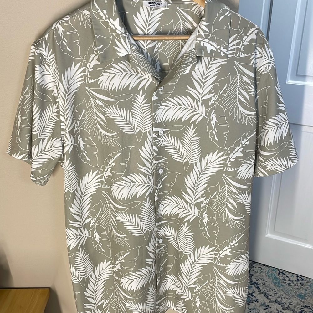 Coofandy floral Hawaiian short sleeve shirt